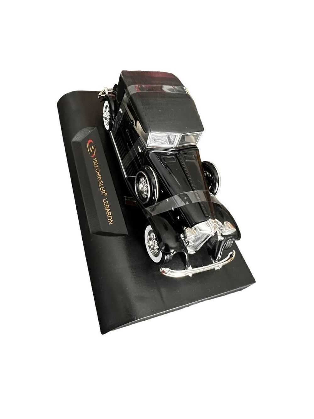 1932 Chrysler Lebaron  Car Model - Picture 5 of 10